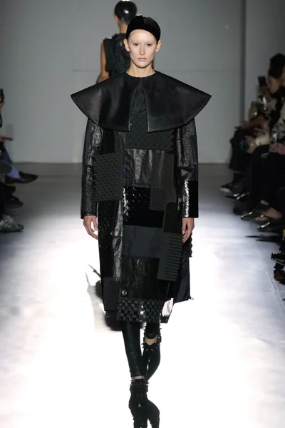 Look 27